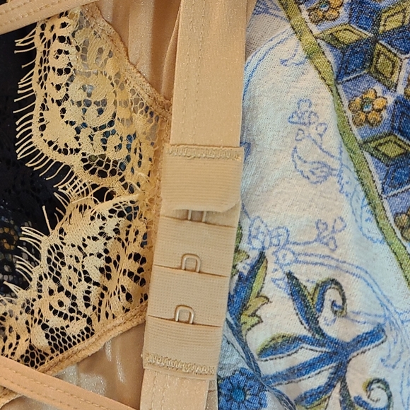 Bralettes - Picture 3 of 3